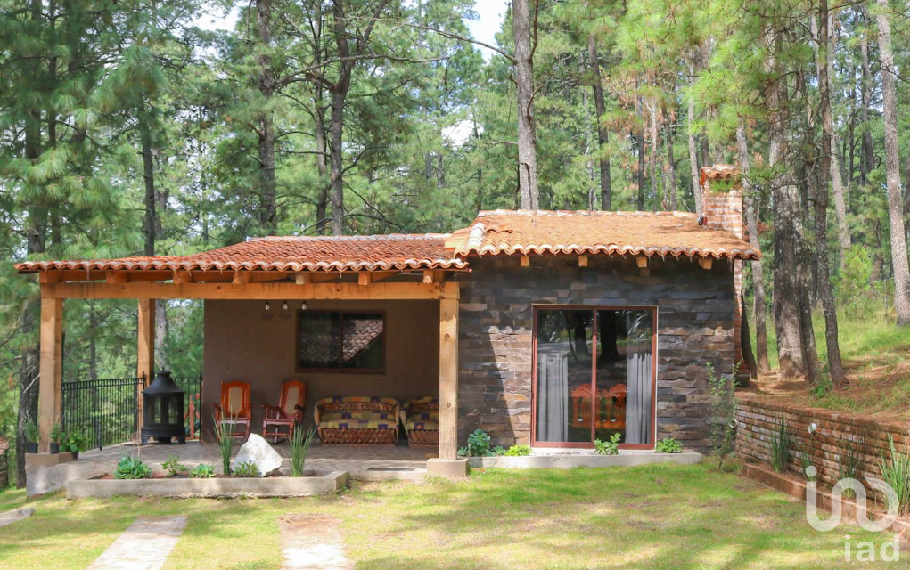 HOTEL DE MONTAÑA CON 10 CABAÑAS EN VENTA. CARRET. JUANACATLAN-ATEMAJAC DE BRIZUELA KM 4