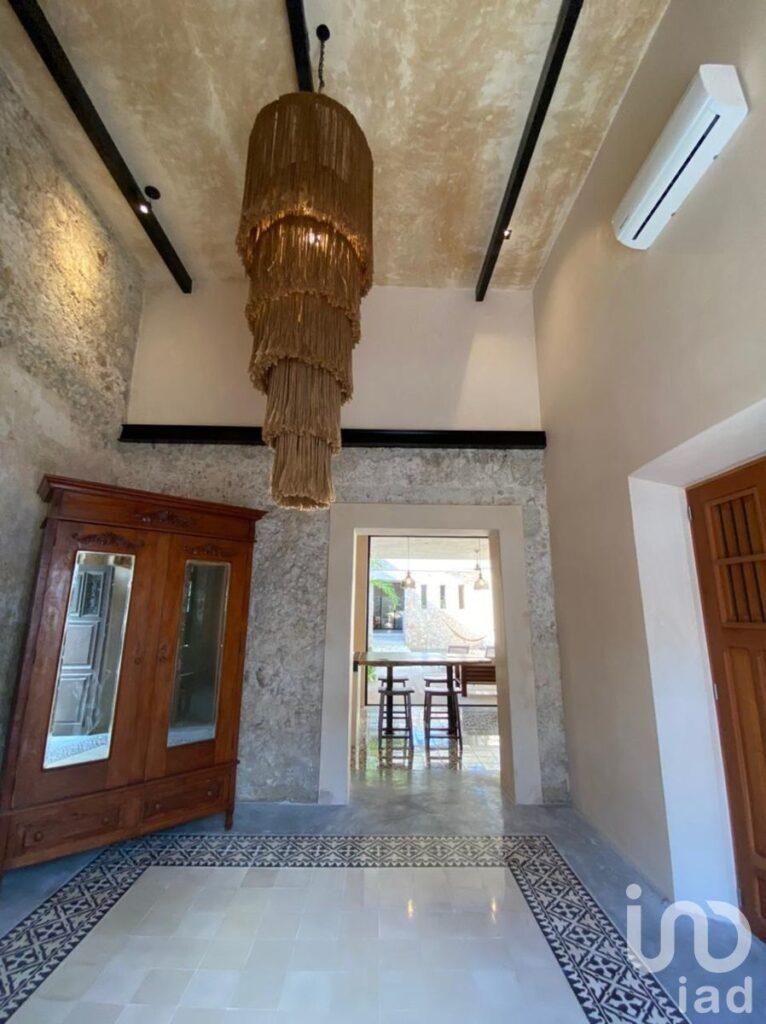 PRIVILEGIADA CASA COLONIAL AMUEBLADA EN EL CENTRO MERIDA YUCATAN