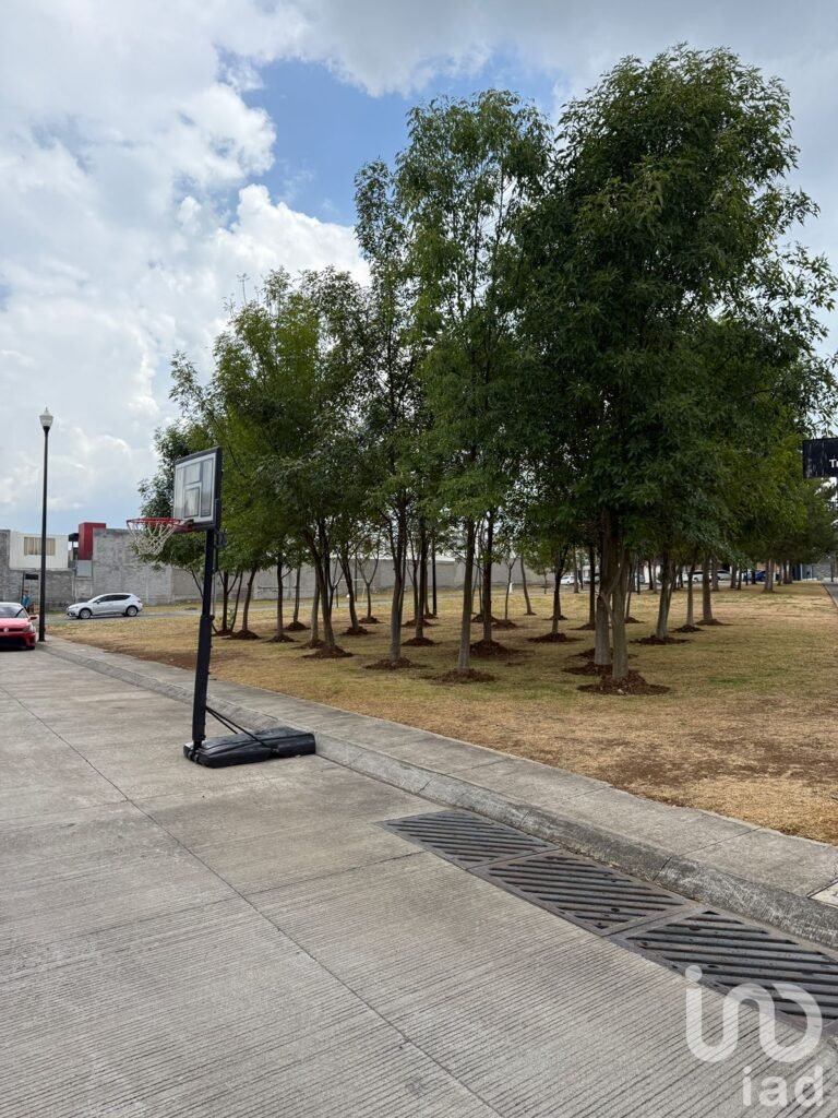 SE VENDE TERRENO PLANITO MISION DE LA MONTAÑA JESUS DEL MONTE MORELIA