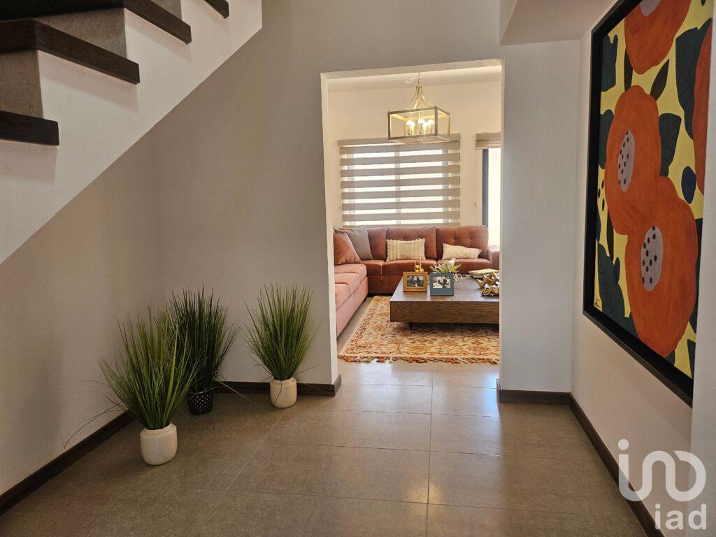 Se vende Casa Nueva 1 min de Plaza Benza. Cerca de puente Zaragoza