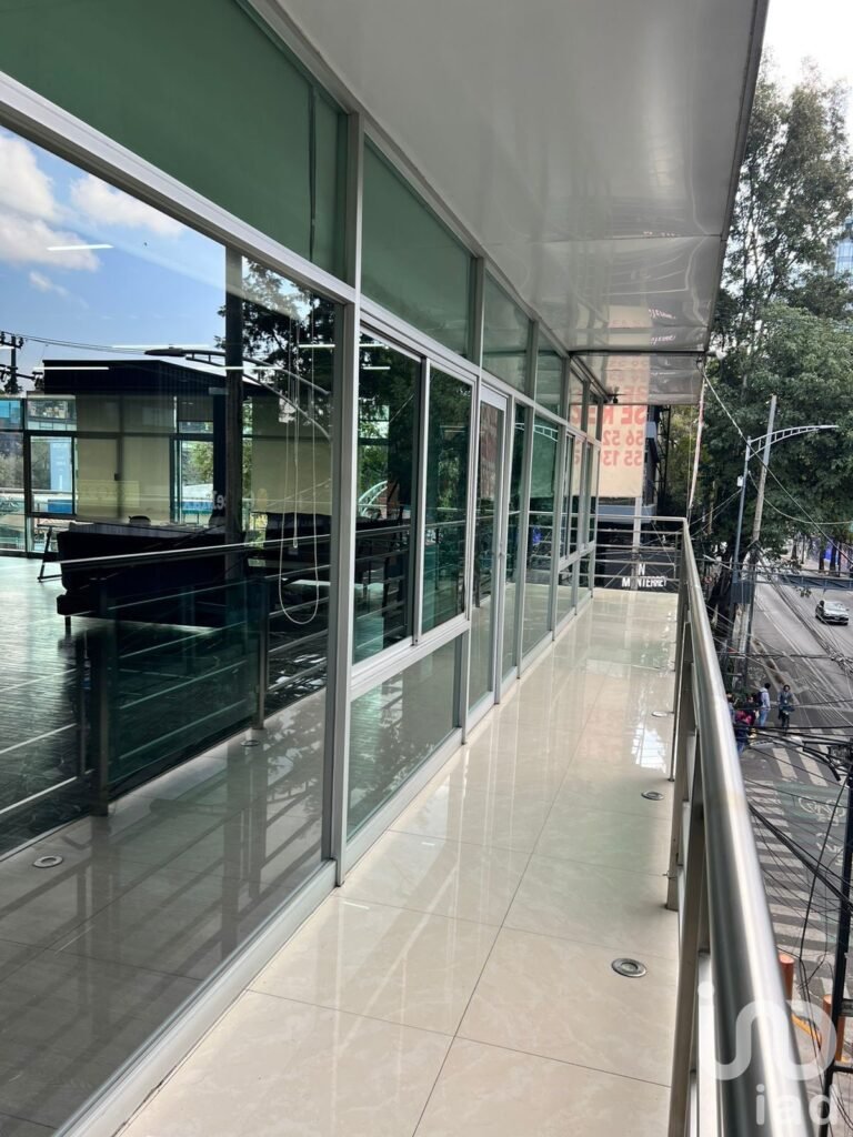 Se Renta Local En Colonia Roma.