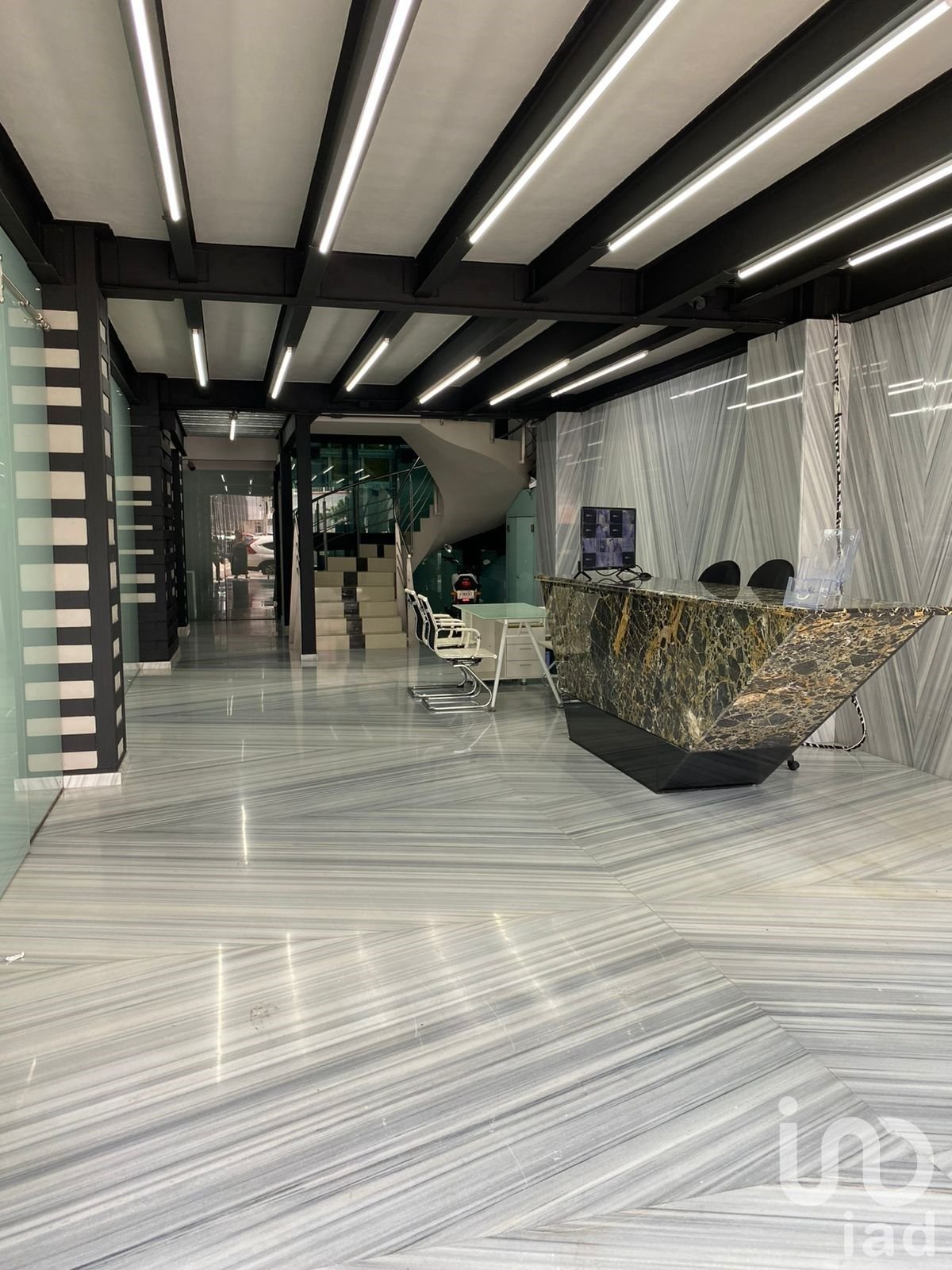 Se Renta Local En Colonia Roma.