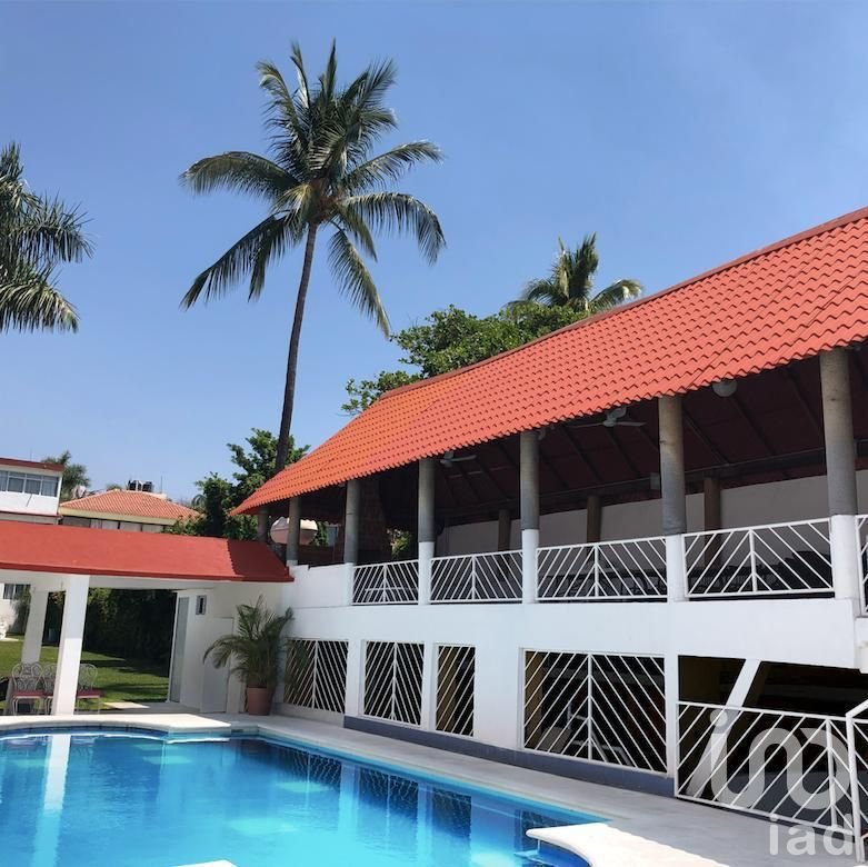 CASA VACACIONAL EN TEQUESQUITENGO MORELOS