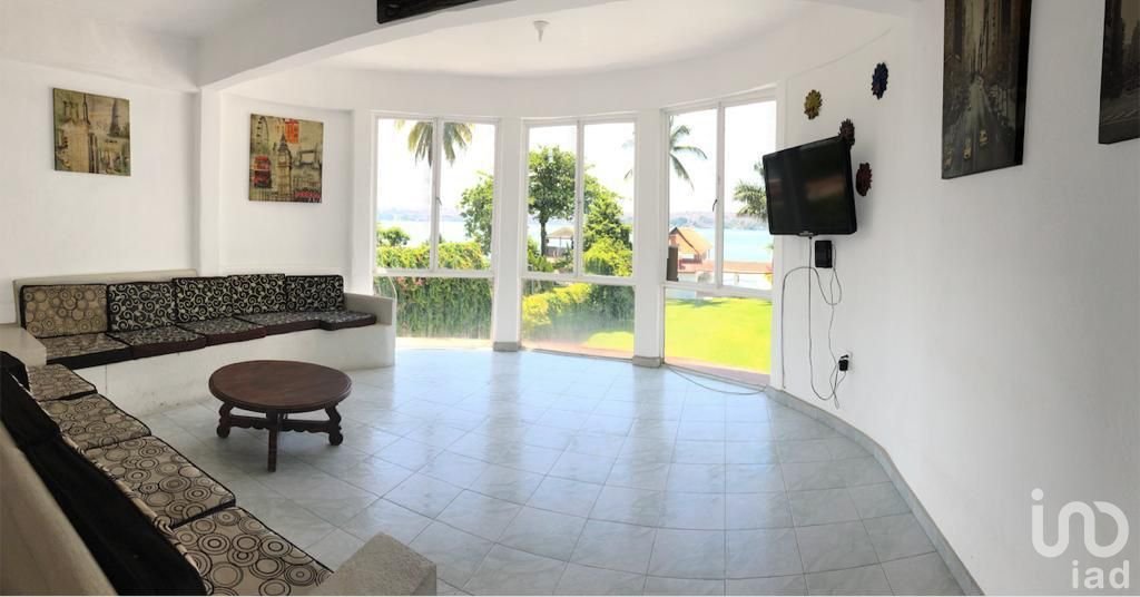 CASA VACACIONAL EN TEQUESQUITENGO MORELOS