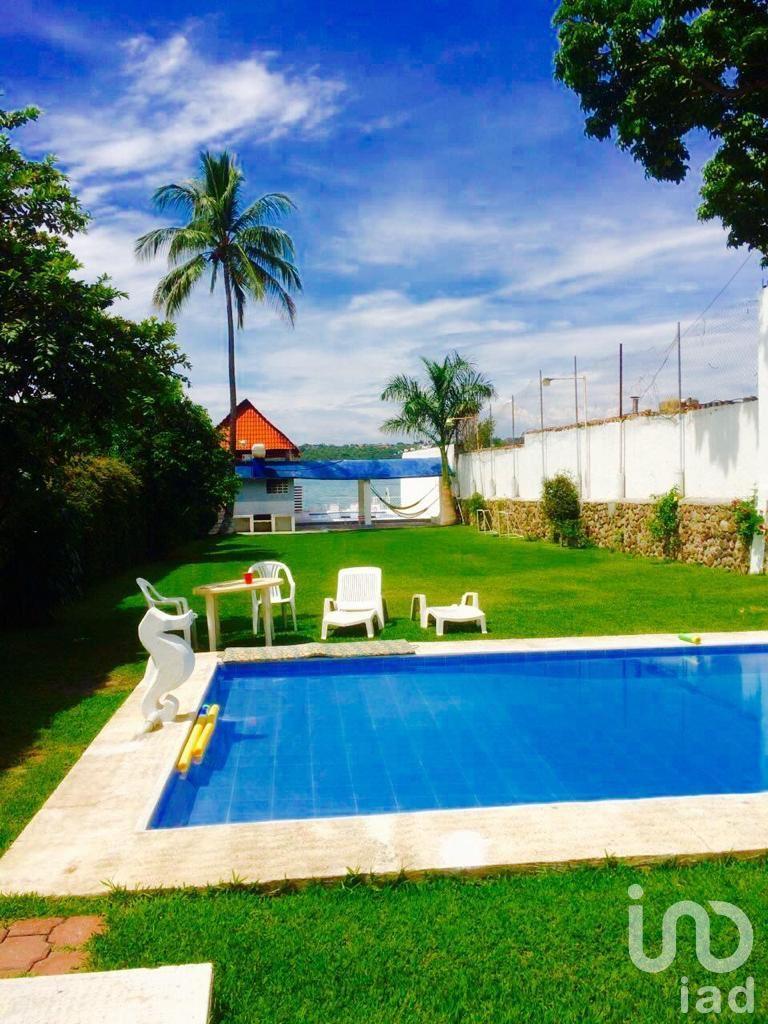 CASA VACACIONAL EN TEQUESQUITENGO MORELOS