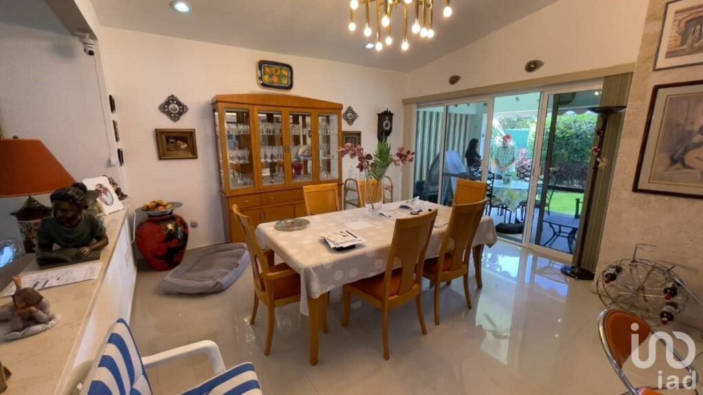 VENTA CASA UNIVEL, MAGNÍFICA, LOMAS DE COCOYOC