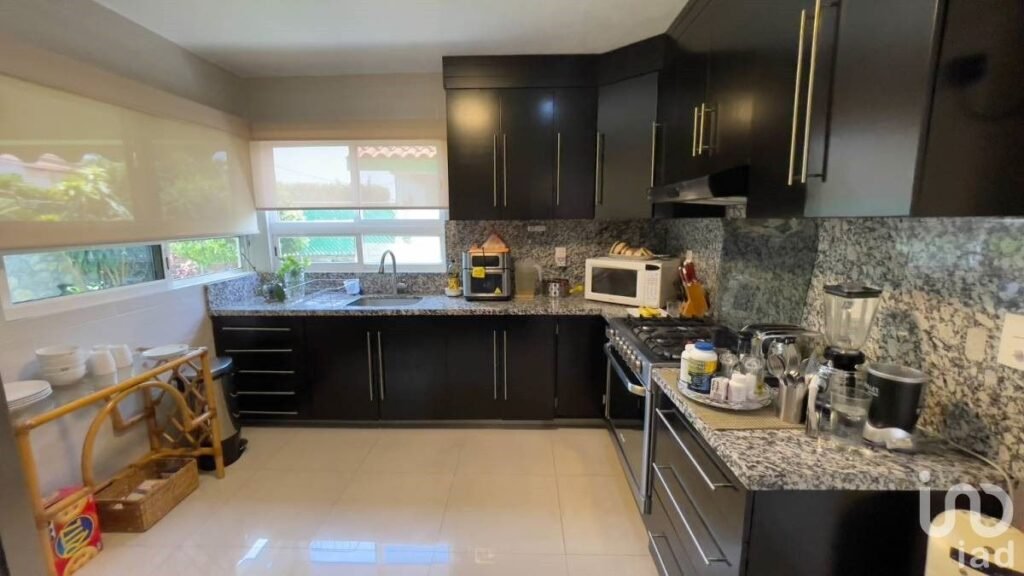 VENTA CASA UNIVEL, MAGNÍFICA, LOMAS DE COCOYOC