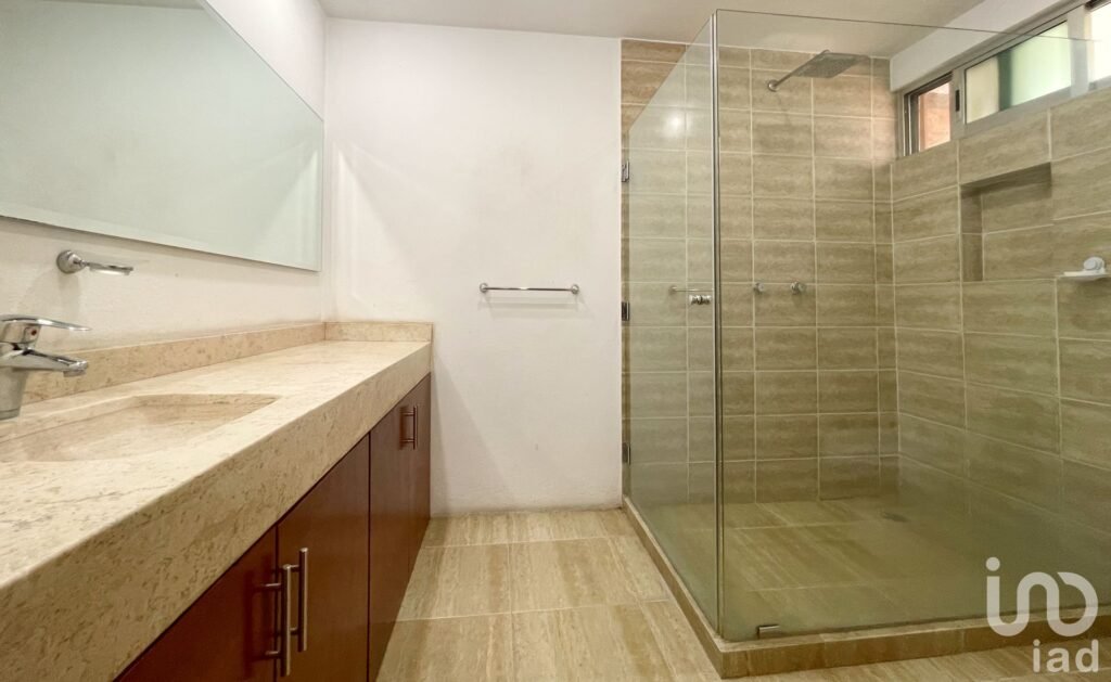 Venta de casa en calzada Zavaleta