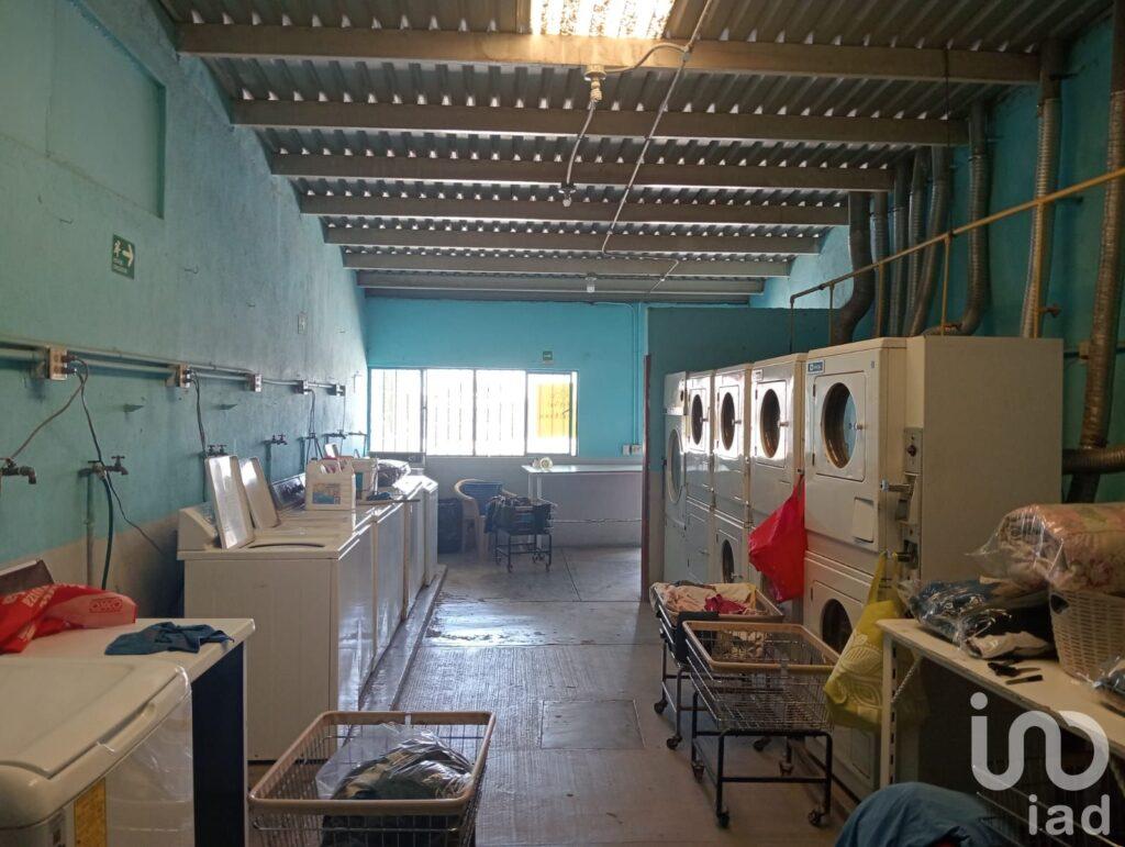 VENTA LOCAL COMERCIAL SOBRE BOULEVARD FORJADORES