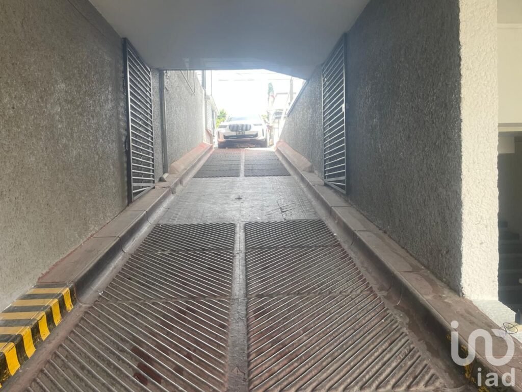 EN VENTA PLAZA COMERCIAL EN SAN DIEGO , ZONA DORADA , CUERNAVACA MORELOS