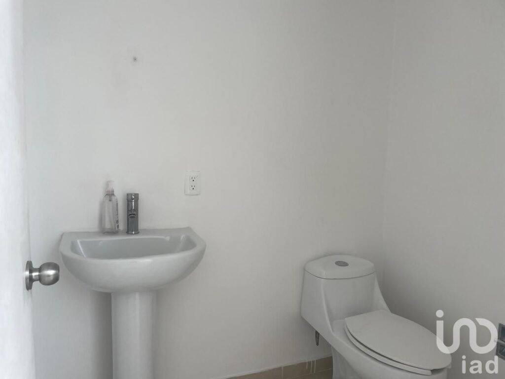 EN VENTA PLAZA COMERCIAL EN SAN DIEGO , ZONA DORADA , CUERNAVACA MORELOS