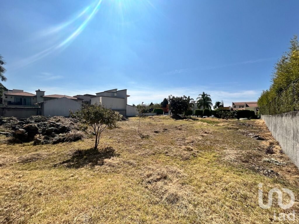 Terreno residencial en venta, en fraccionamiento al norte de Cuernavaca