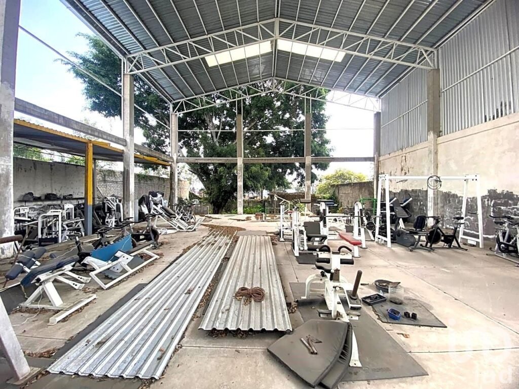 Bodega en renta, pról. Jacarandas a una cuadra de Libramiento, Nave principal 15 x 30 mts.