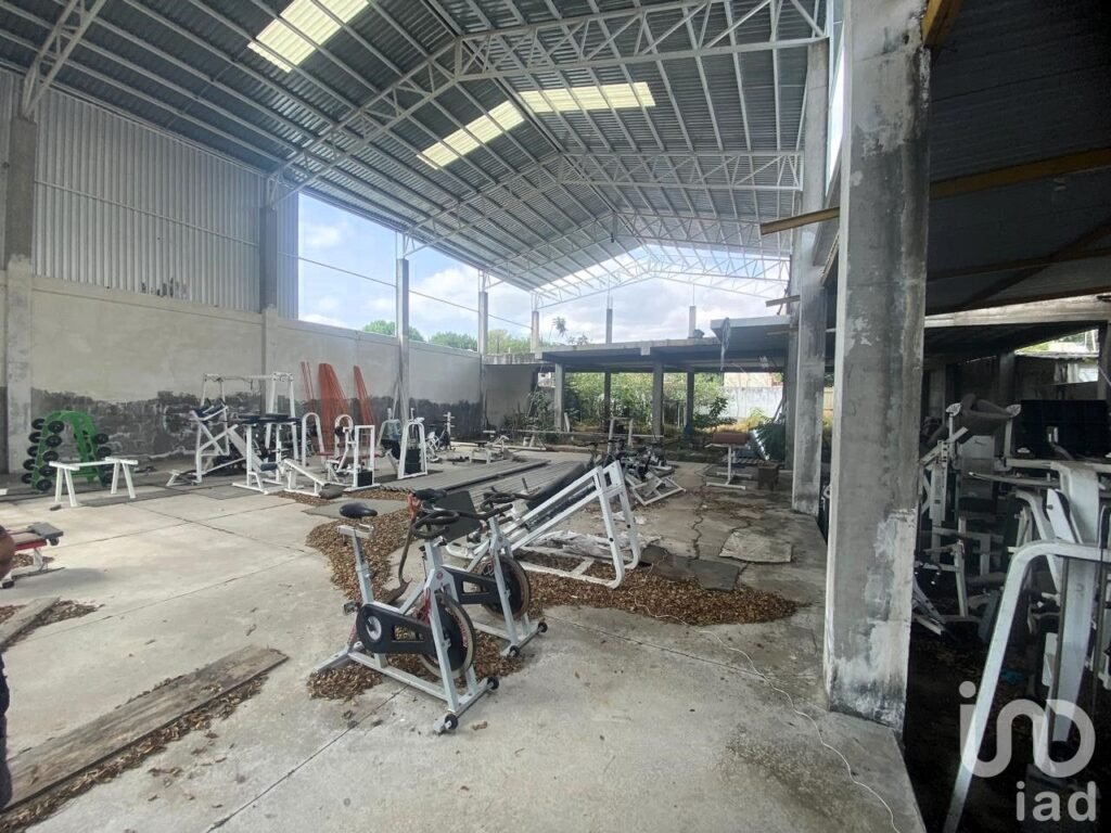 Bodega en renta, pról. Jacarandas a una cuadra de Libramiento, Nave principal 15 x 30 mts.
