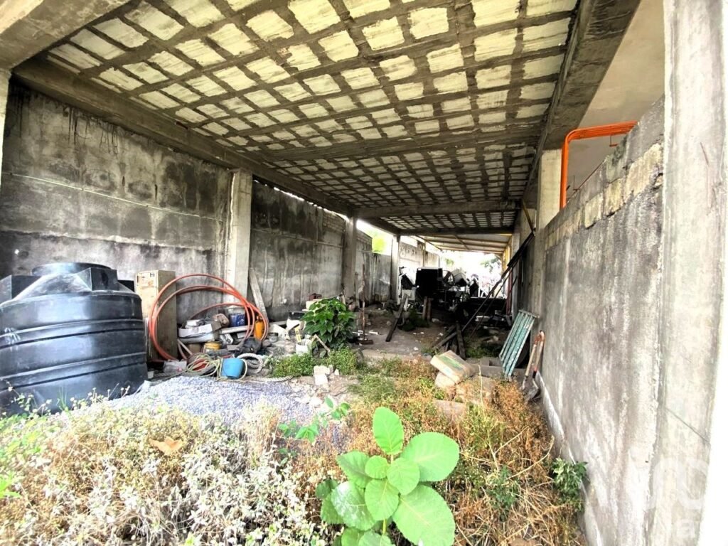 Bodega en renta, pról. Jacarandas a una cuadra de Libramiento, Nave principal 15 x 30 mts.