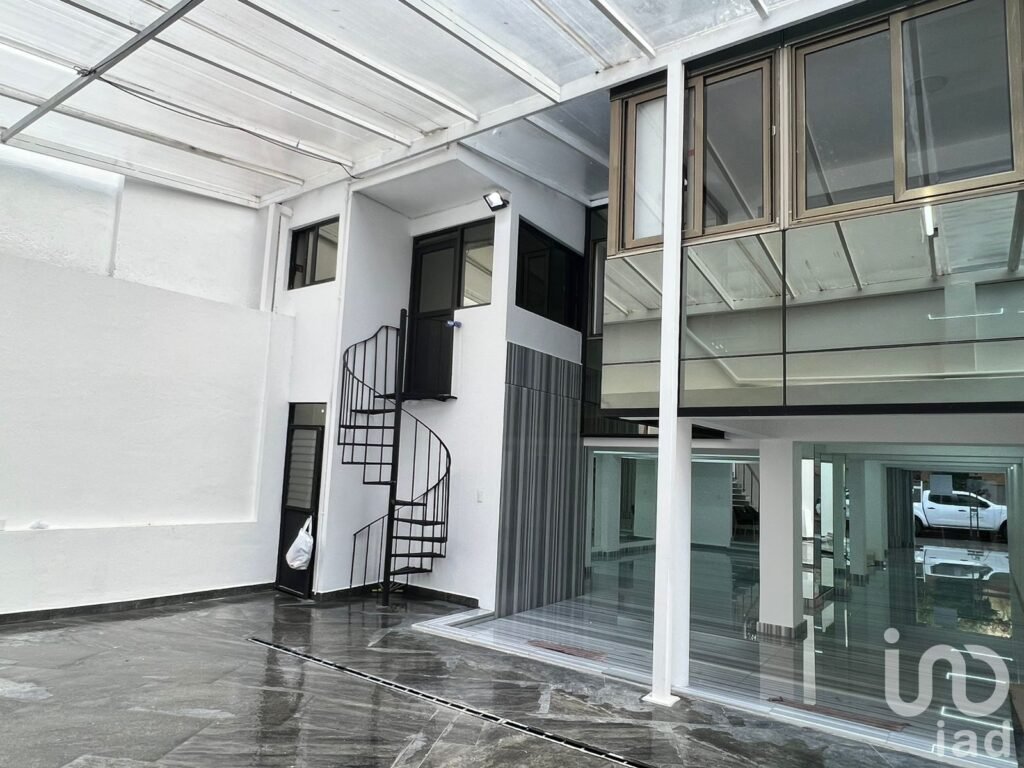 Se renta local comercial en Benito Juarez.