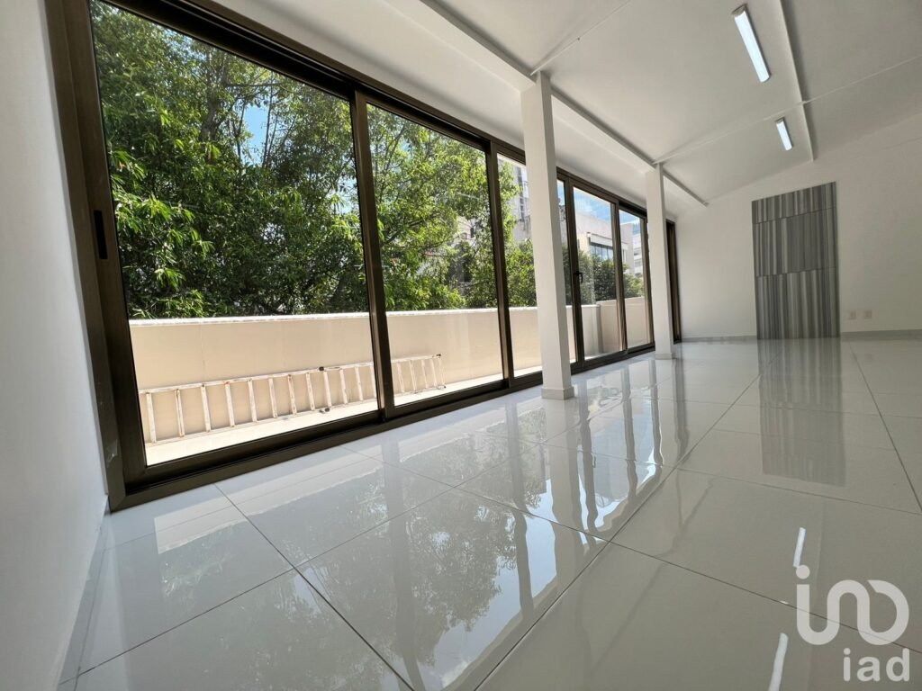 Se renta local comercial en Benito Juarez.