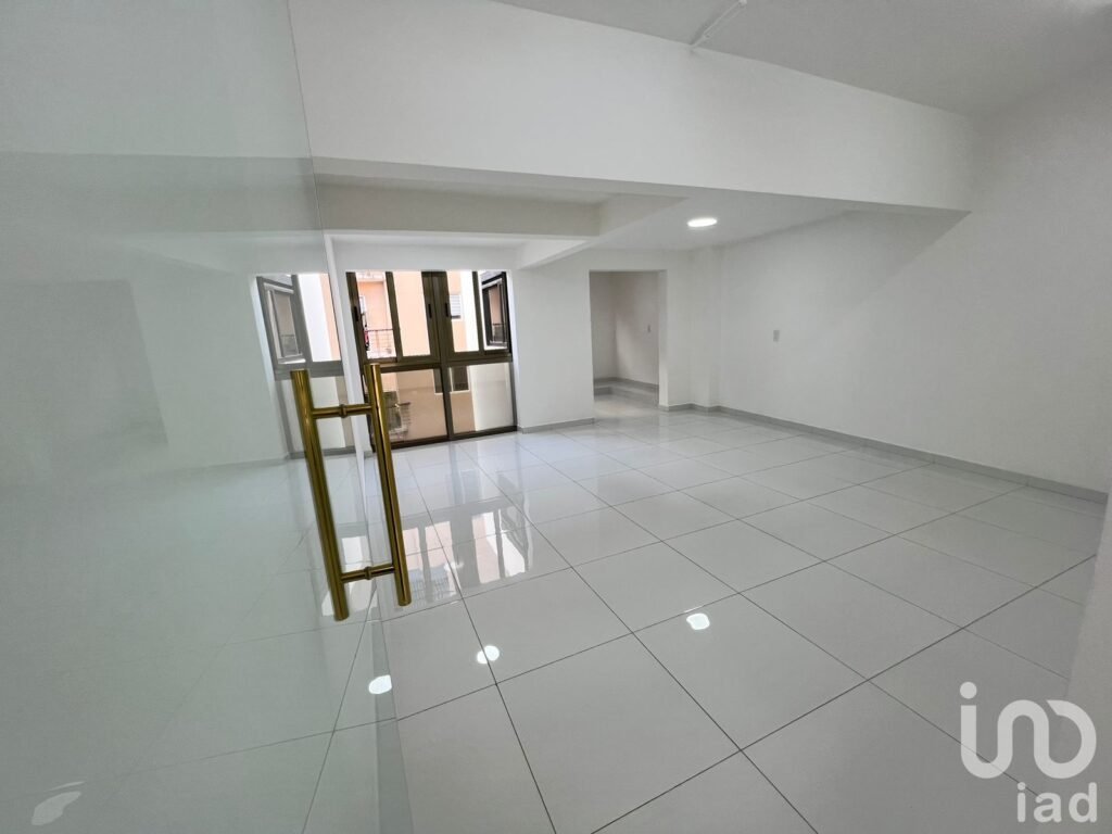 Se renta local comercial en Benito Juarez.