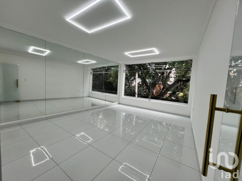 Se renta local comercial en Benito Juarez.