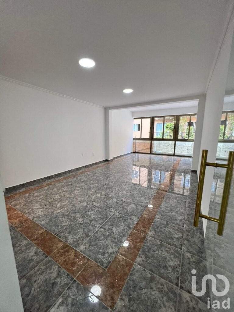 Se renta local comercial en Benito Juarez.