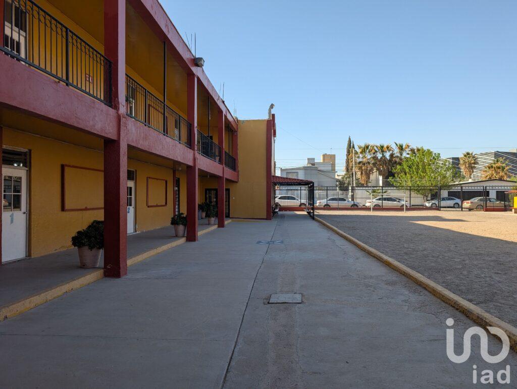 EDIFICIO ESCOLAR EN VENTA  CON 11 AULAS Y MULTIPLES AREAS PARA USOS MULTIPLES EN CD. JUAREZ