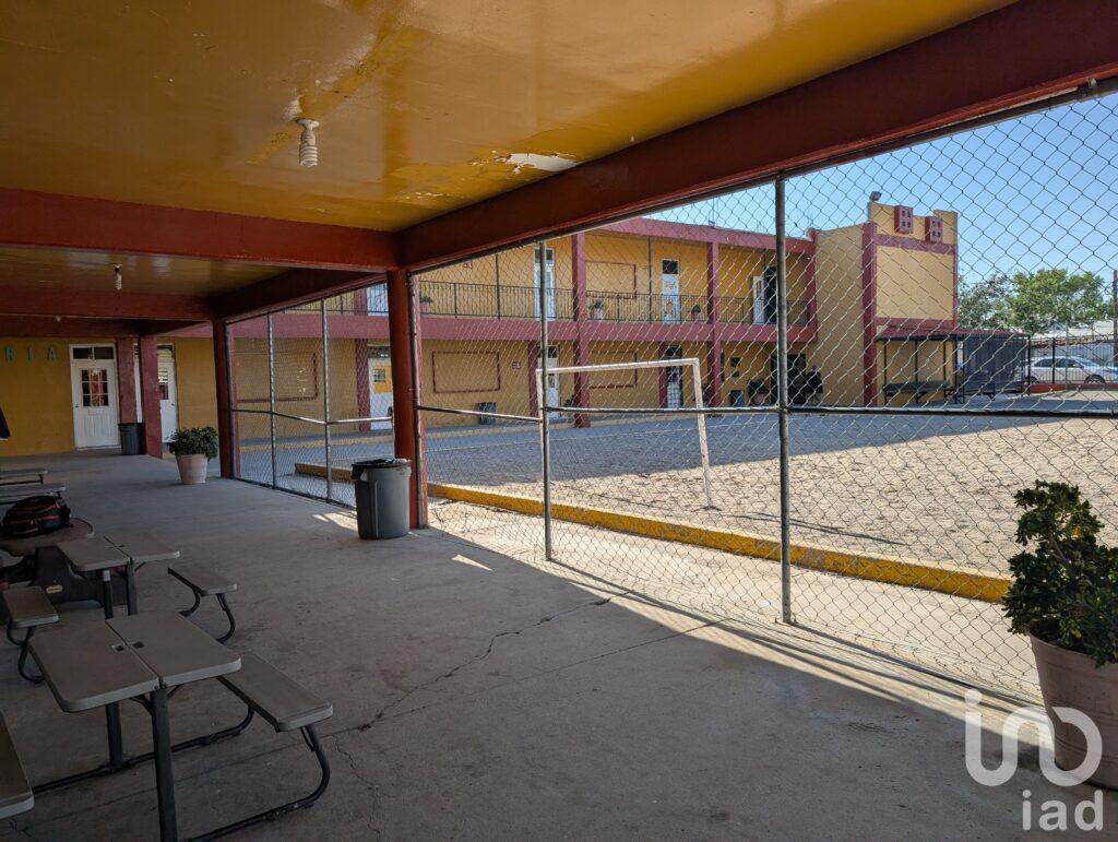 EDIFICIO ESCOLAR EN VENTA  CON 11 AULAS Y MULTIPLES AREAS PARA USOS MULTIPLES EN CD. JUAREZ