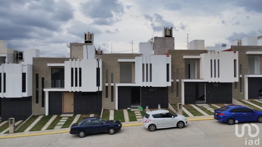 CASA EN VENTA A 10 MINUTOS DEL CENTRO DE PACHUCA