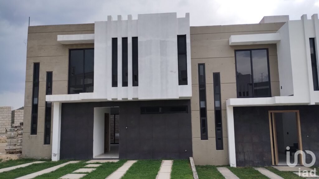 CASA EN VENTA A 10 MINUTOS DEL CENTRO DE PACHUCA