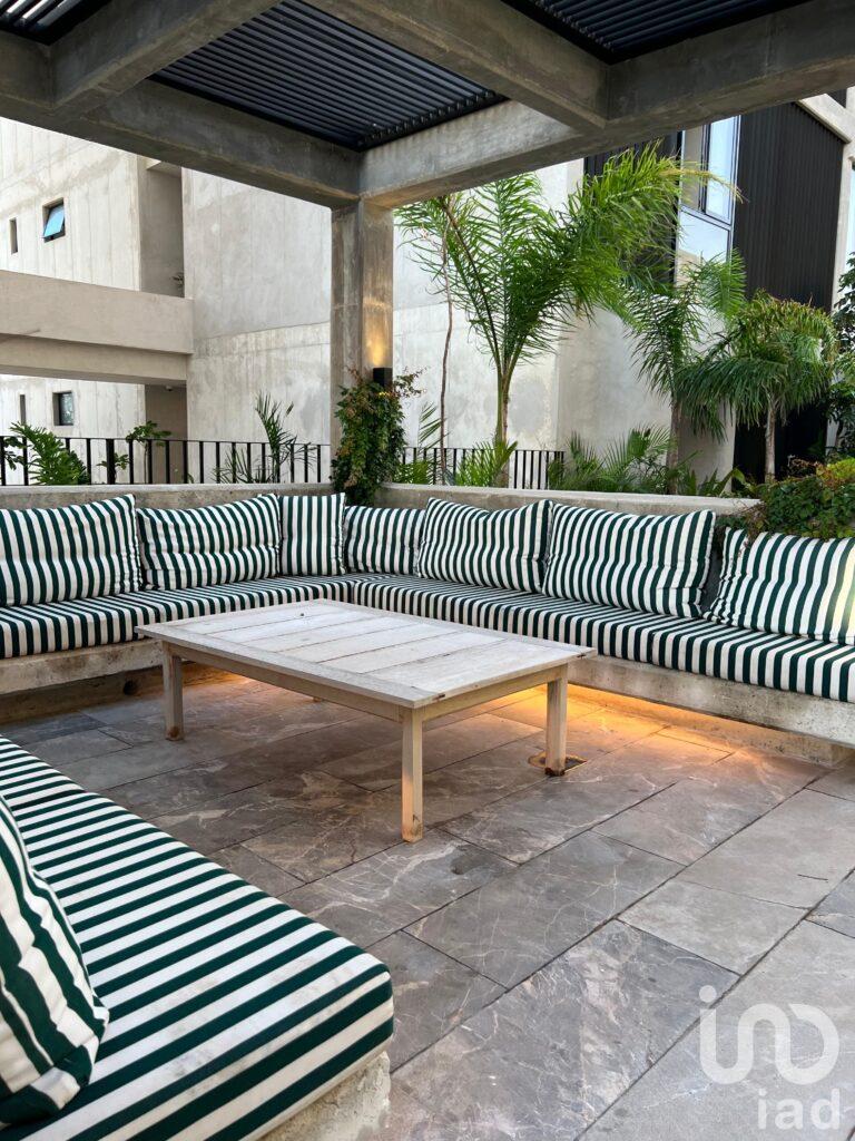 LUJOSO DEPARTAMENTO EN VENTA, SOBRE  AV. CABO NTE. EXCLUSIVA  ZONA NORTE DE MÉRIDA