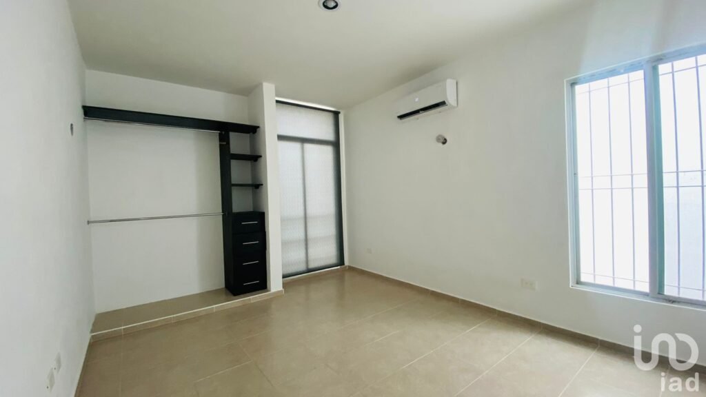 CASA en  RENTA a 5 min de Chedraui en Cd, Caucel.