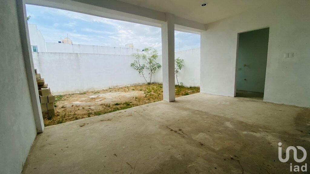 CASA en  RENTA a 5 min de Chedraui en Cd, Caucel.