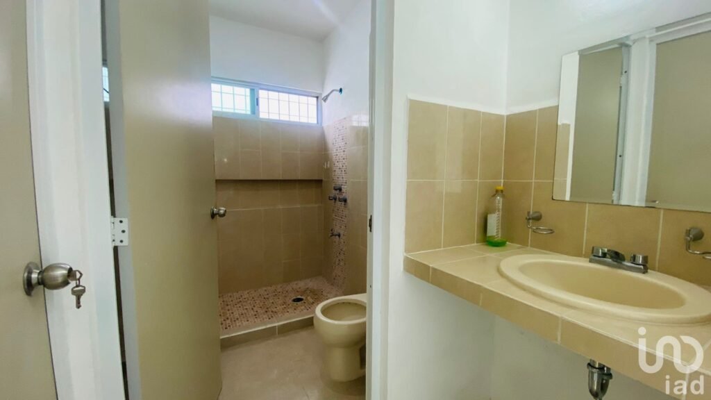 CASA en  RENTA a 5 min de Chedraui en Cd, Caucel.