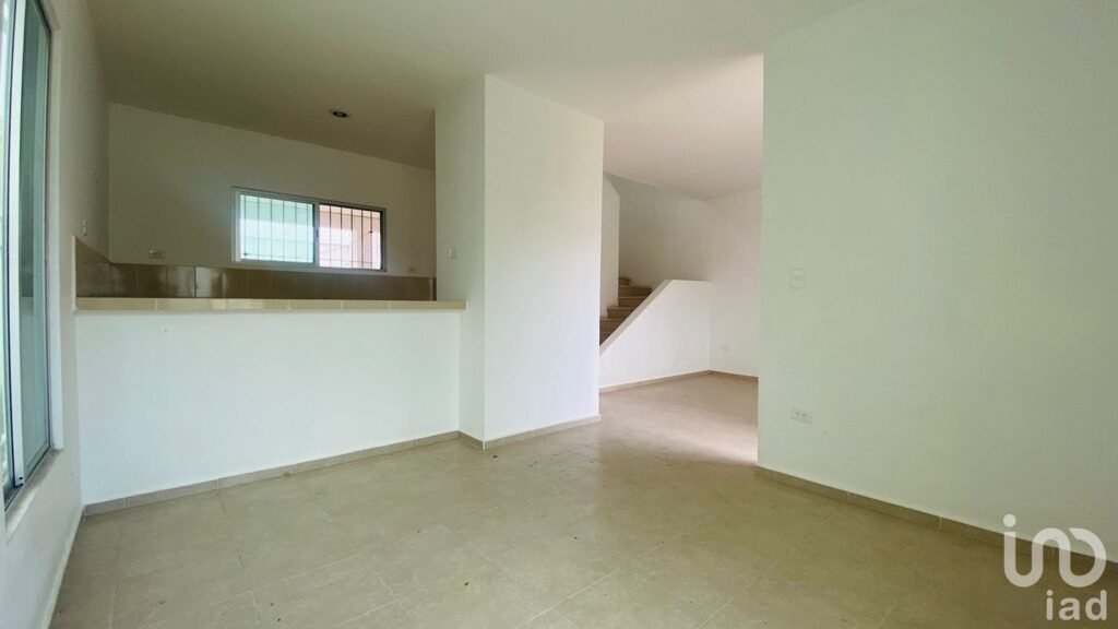 CASA en  RENTA a 5 min de Chedraui en Cd, Caucel.