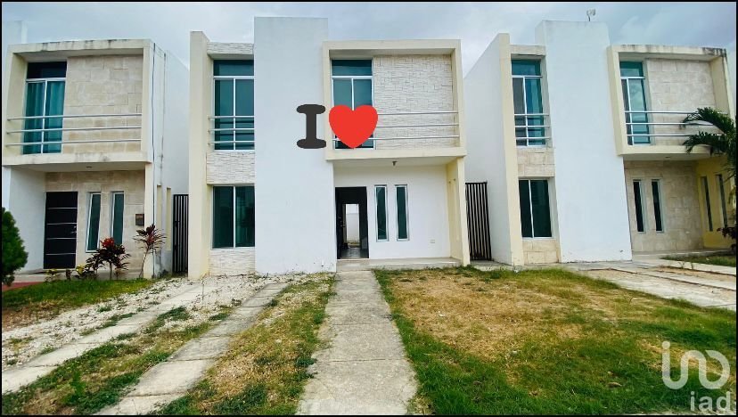 CASA en  RENTA a 5 min de Chedraui en Cd, Caucel.