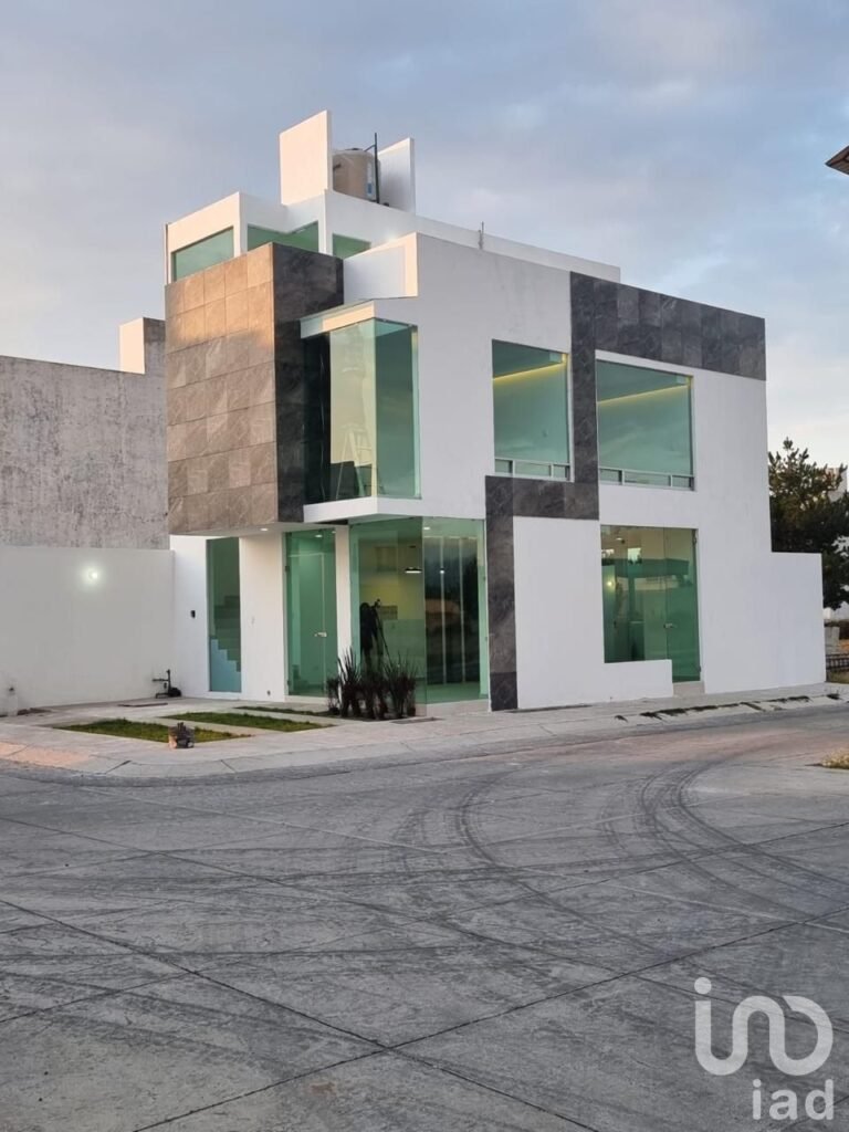 CASA EN RESIDENCIAL ALVENTO