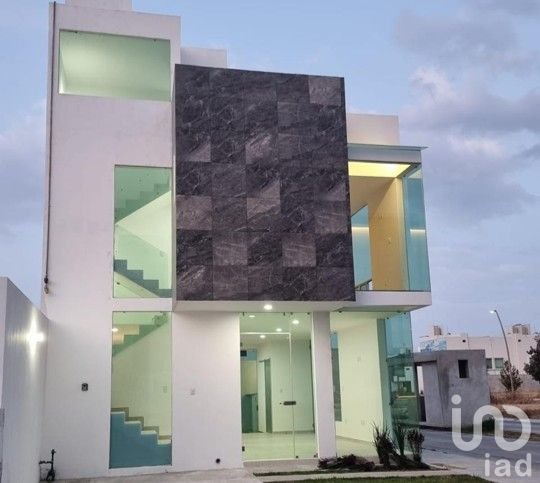 CASA EN RESIDENCIAL ALVENTO