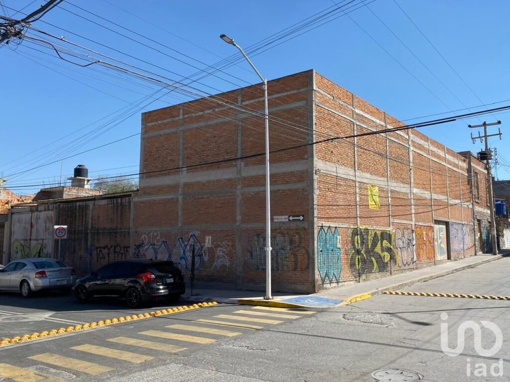 VENTA DE BODEGA EN ESQUINA 600 M2