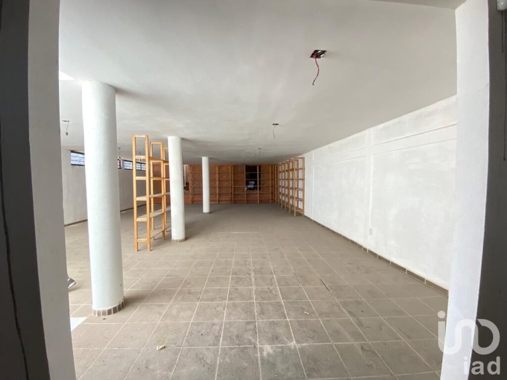 VENTA DE BODEGA EN ESQUINA 600 M2