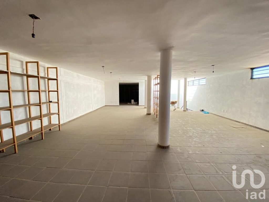 VENTA DE BODEGA EN ESQUINA 600 M2