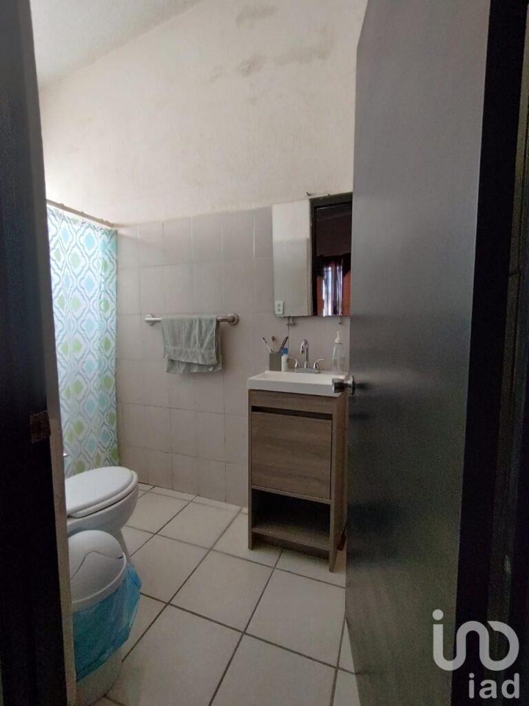 Casa Canario en col. Calandrio La Paz, B.C.S.