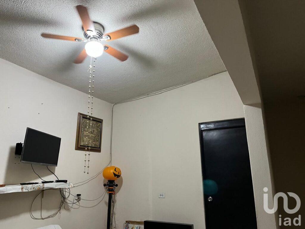 Casa Canario en col. Calandrio La Paz, B.C.S.