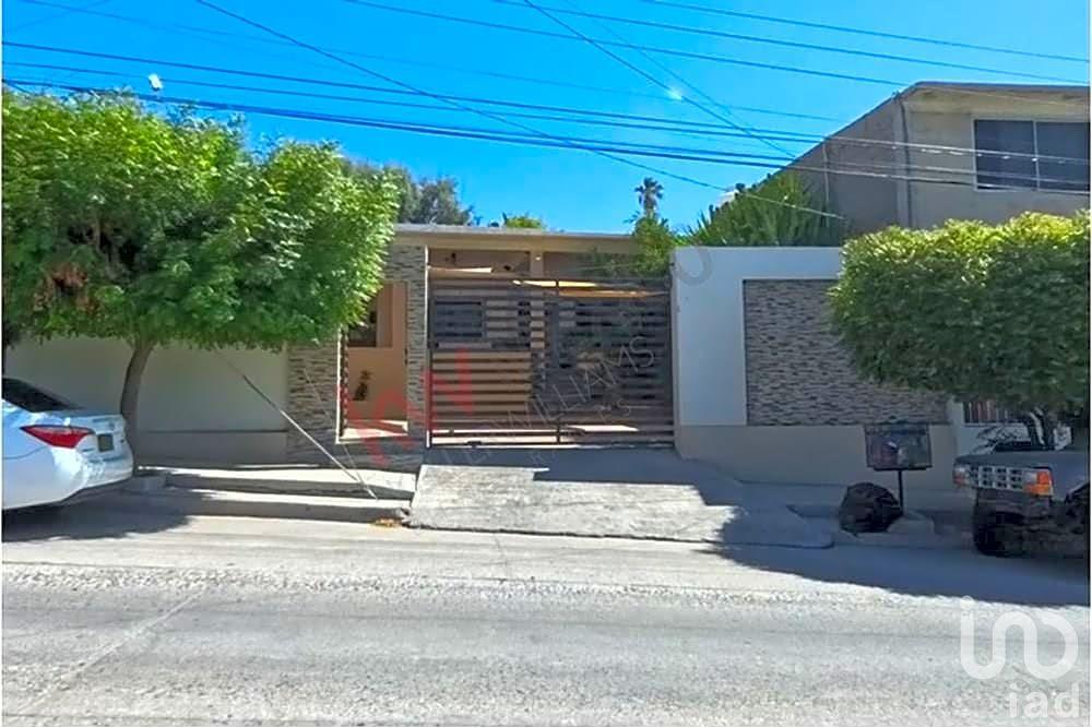 Casa Torre Iglesias en colonia Esterito, La Paz, B.C.S.