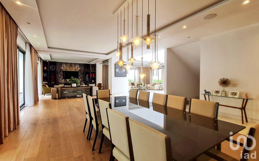 EXCLUSIVA RESIDENCIA CON LUJO ITALIANO EN EL CORAZÓN DE BOSQUE DE LAS LOMAS.