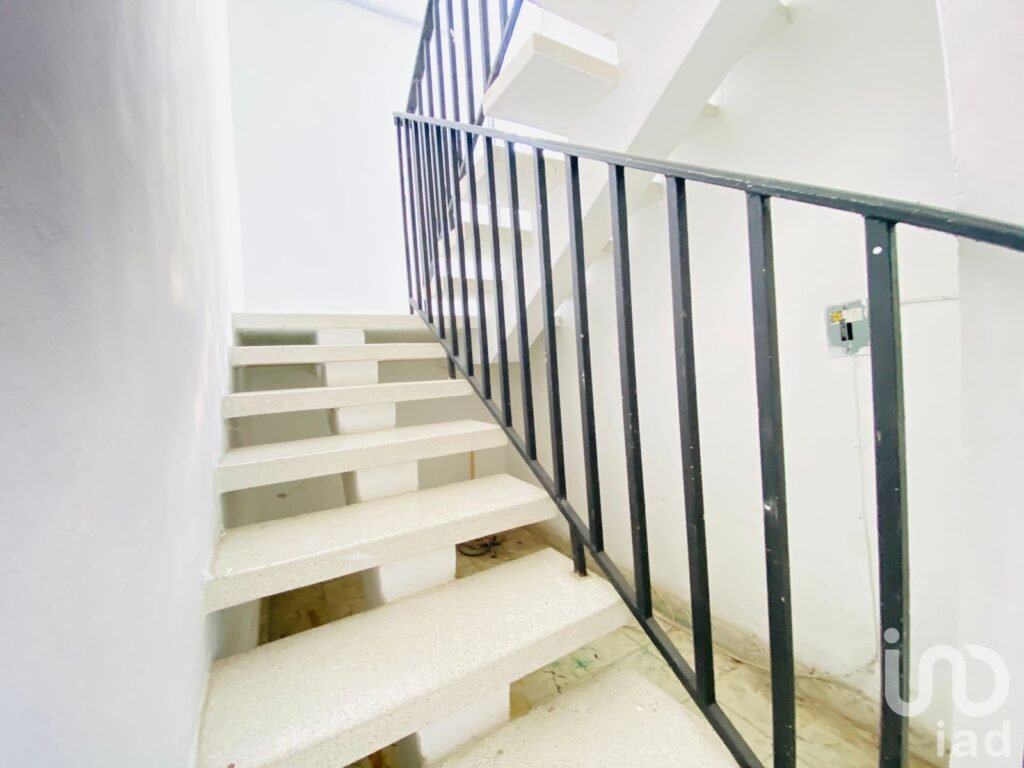 CASA en  RENTA a una Calle del Parque de la Plancha, Centro, Mérida.