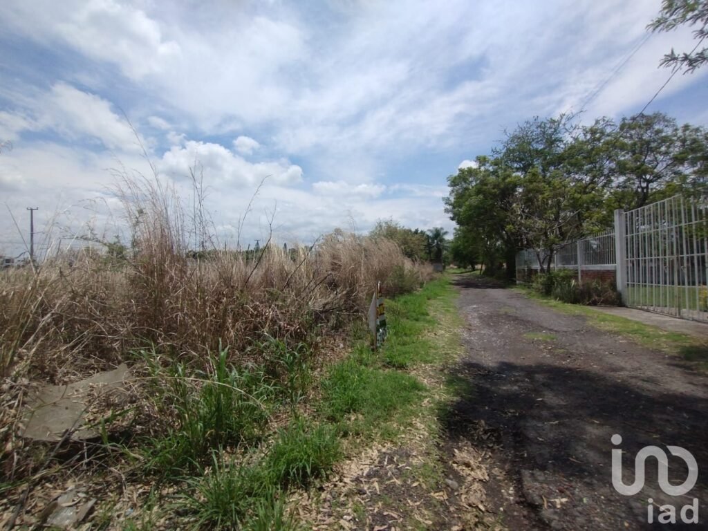 Terreno en Venta Fracc El Venadito con seguridad cerca de balnearios, con escrituras