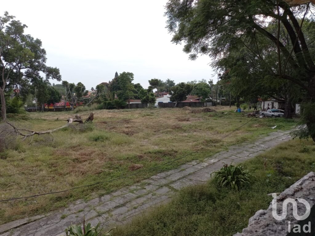 CÉNTRICO TERRENO EN CUERNAVA (OPORTUNIDAD)