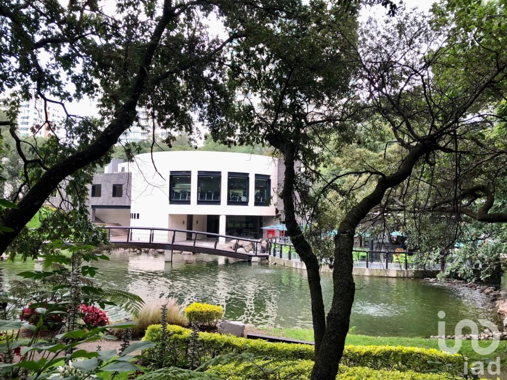 Venta en Lomas Country Club, Huixquilucan. Departamento amplio y bien ubicado