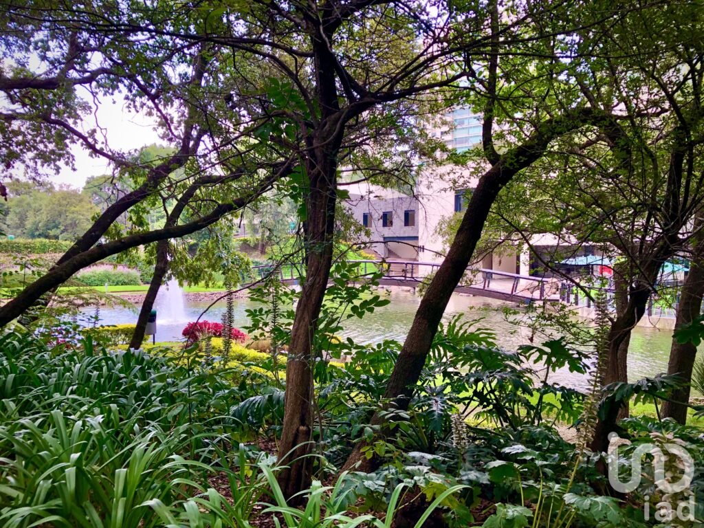 Venta en Lomas Country Club, Huixquilucan. Departamento amplio y bien ubicado