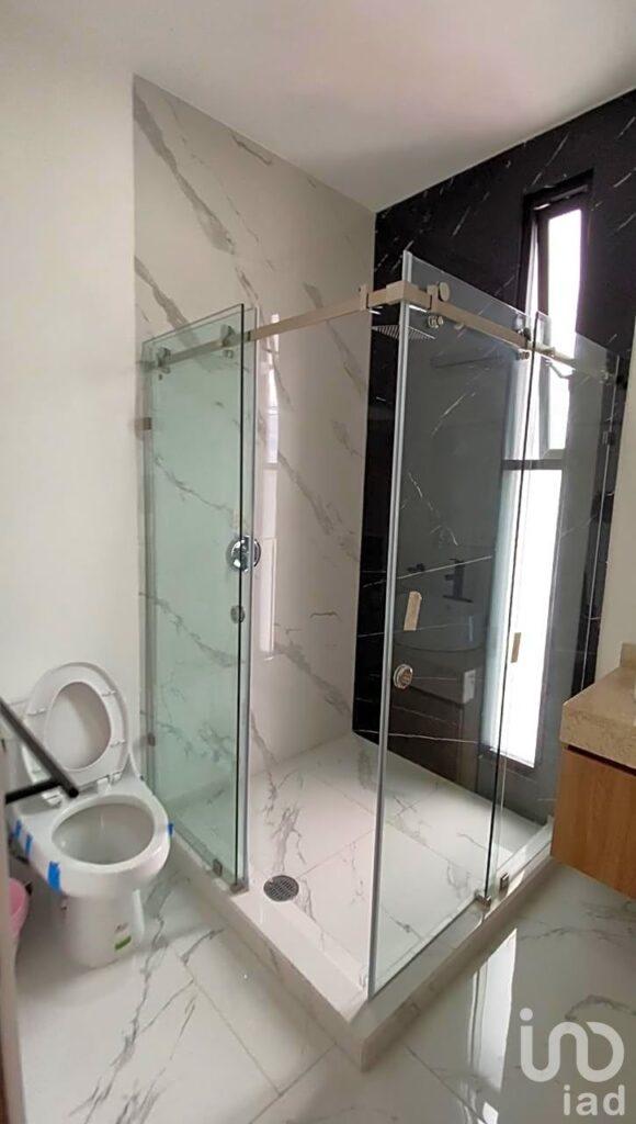 CASA EN VENTA CAÑADAS DEL ARROYO CORREGIDORA QRO. 4 HABITACIONES Y ROOF GARDEN