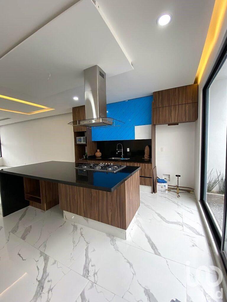 CASA EN VENTA CAÑADAS DEL ARROYO CORREGIDORA QRO. 4 HABITACIONES Y ROOF GARDEN